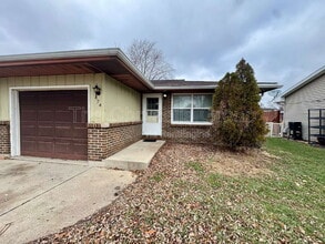 Building Photo - 424 Heritage Ln