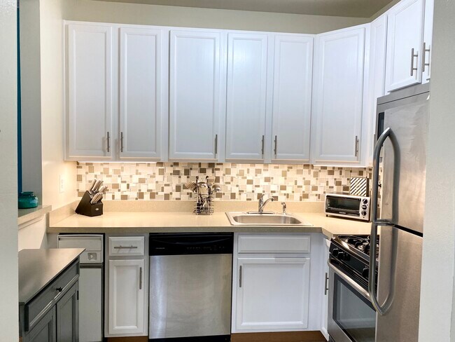 Building Photo - 106 Heron Ln