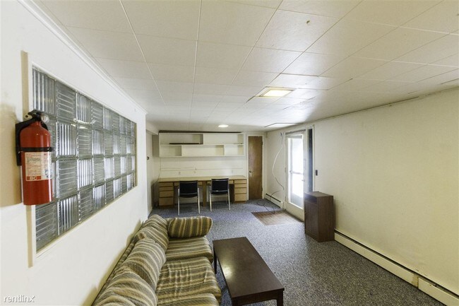 Building Photo - 921 Mary St