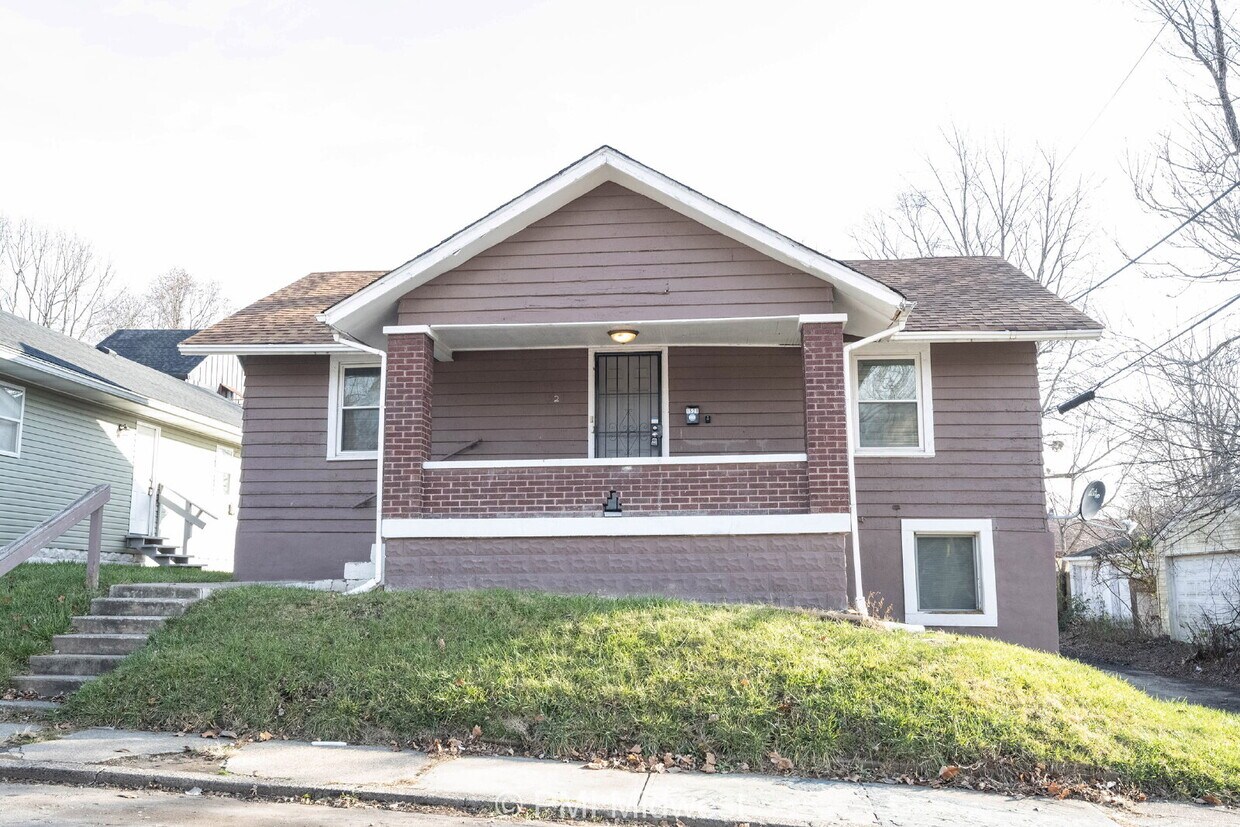 Foto principal - "Charming 2-Bed Home in Indianapolis – Coz...