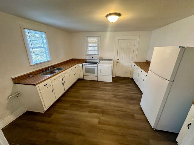 Foto del edificio - Two Bedroom, 1 Bath House in Columbia! Apply-your application fee will be credited to your first ...