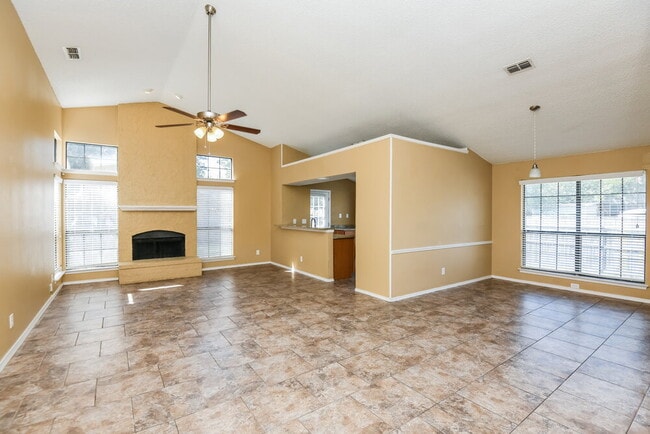 Building Photo - 2733 Forest Creek Dr