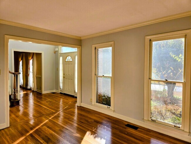 Foto del edificio - 270 N Drive, Fayetteville, GA 30214 – 4 BD / 2.5 BTH - Available NOW!