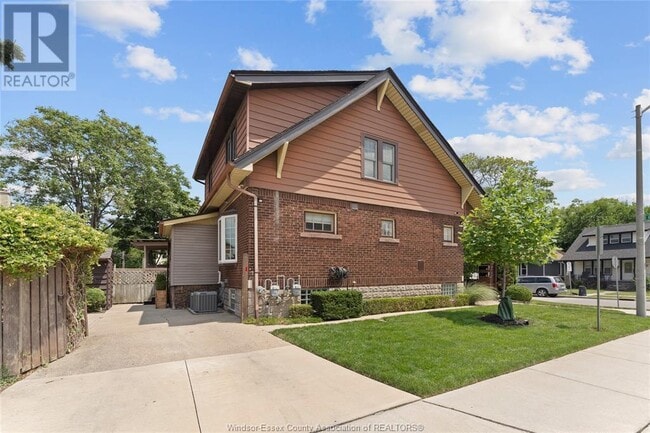 Building Photo - 394 Grove Ave