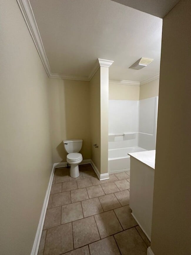 Building Photo - 136 3rd St