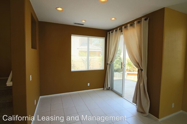 Building Photo - 28447 Mayfair Dr