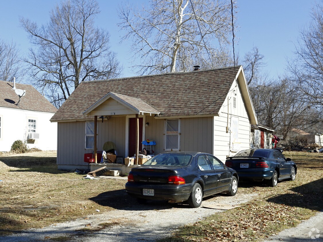 Primary Photo - 1448 N Prospect Ave