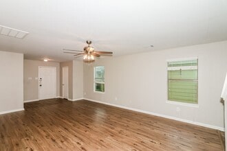 Building Photo - 20730 Dickinson Manor Ln