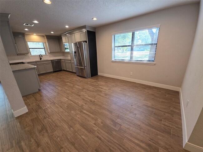 Foto del edificio - 19103 Whitewood Dr