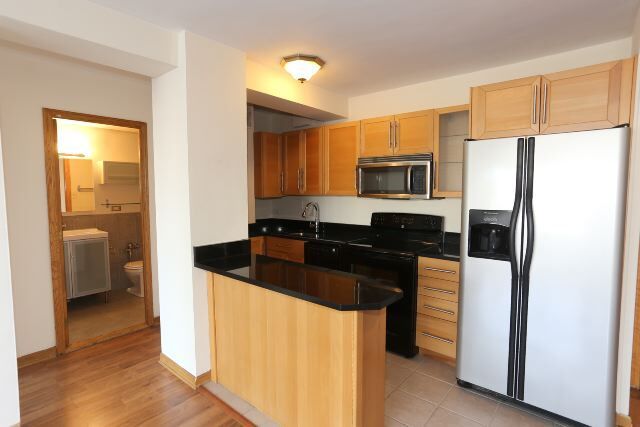 Foto del edificio - 4180 N Marine Dr