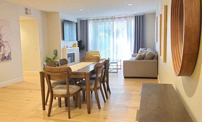 Foto del edificio - 10878 Bloomfield St