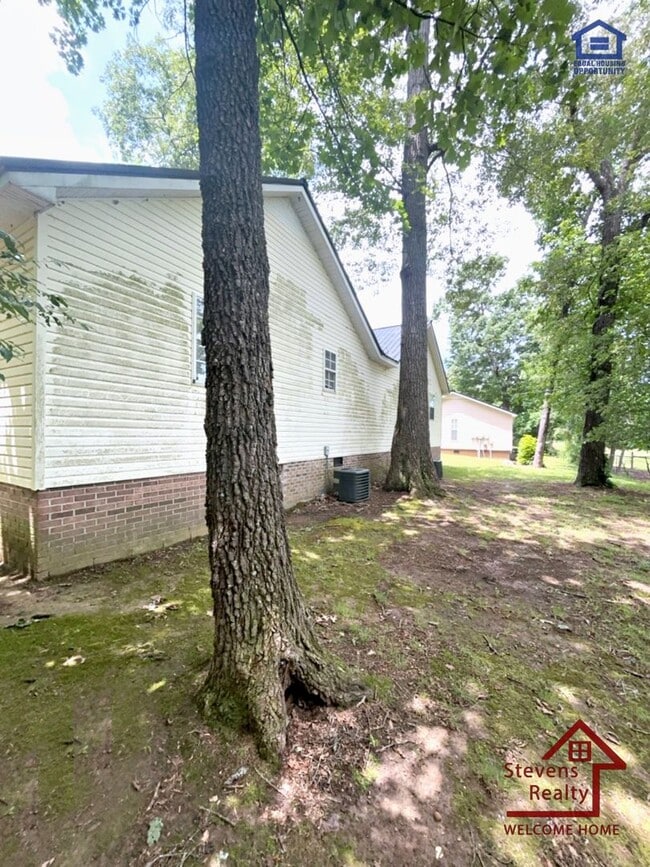 Building Photo - 80 Bybee Woods Dr