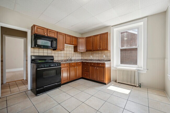 Foto del edificio - 562 Dupont St
