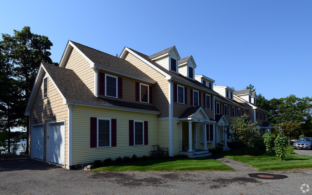Building Photo - 1601 Bay St