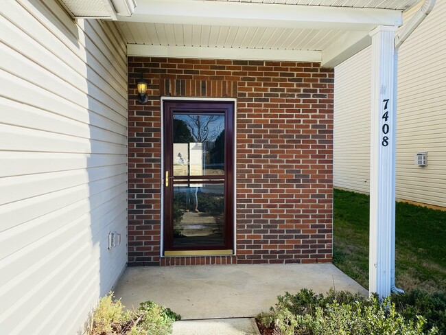 Building Photo - 7408 Loyalist St