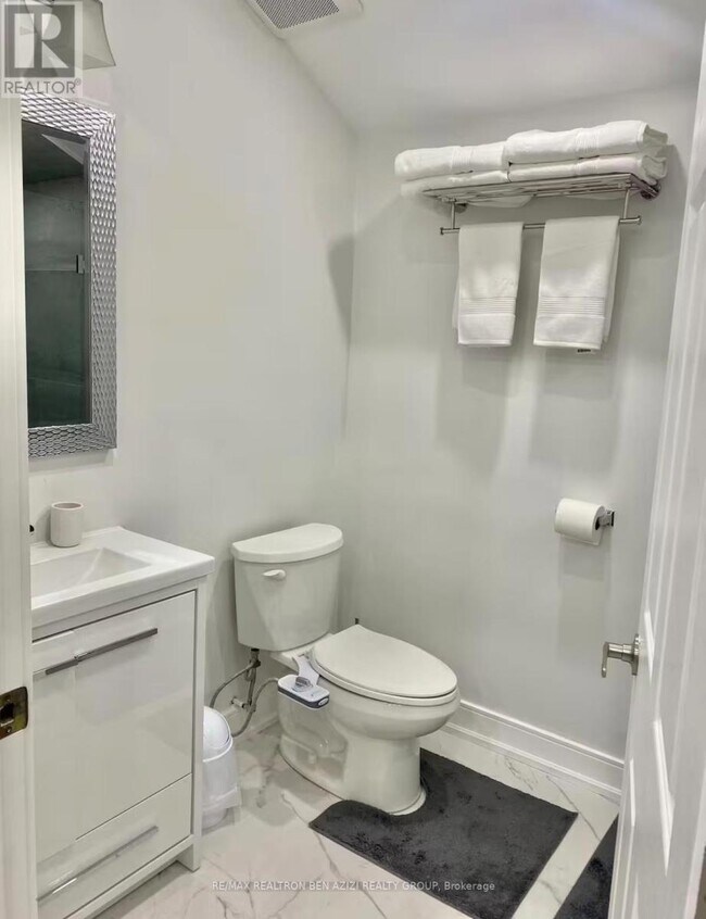 Building Photo - 14 Wyvern Rd