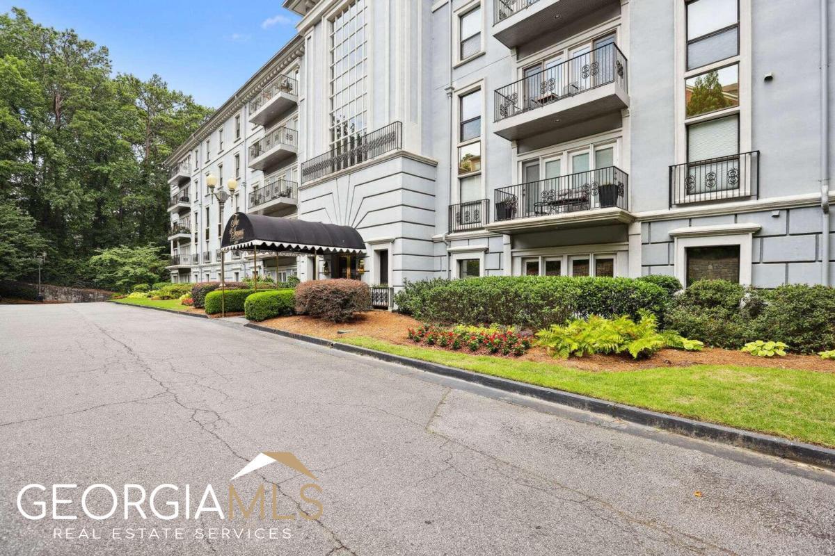 3203 Lenox Rd NE Unit 33, Atlanta, GA 30326 Condo for Rent in Atlanta