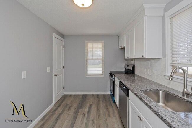 Foto del edificio - 3 Bedroom Single Family Home in East Forest Park Springfield, MA!