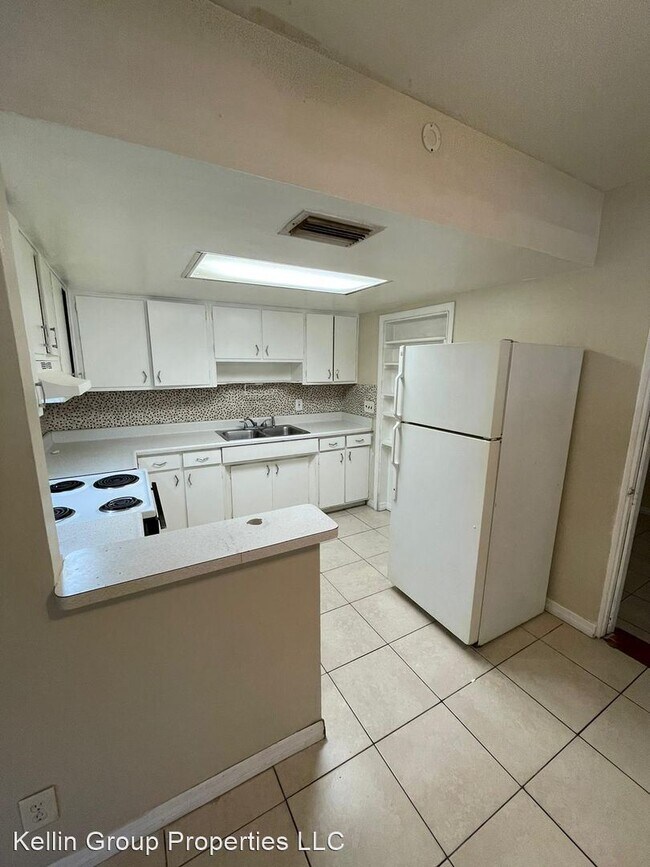 Foto del edificio - 3 br, 3 bath House - 1308 E Poinsettia Ave