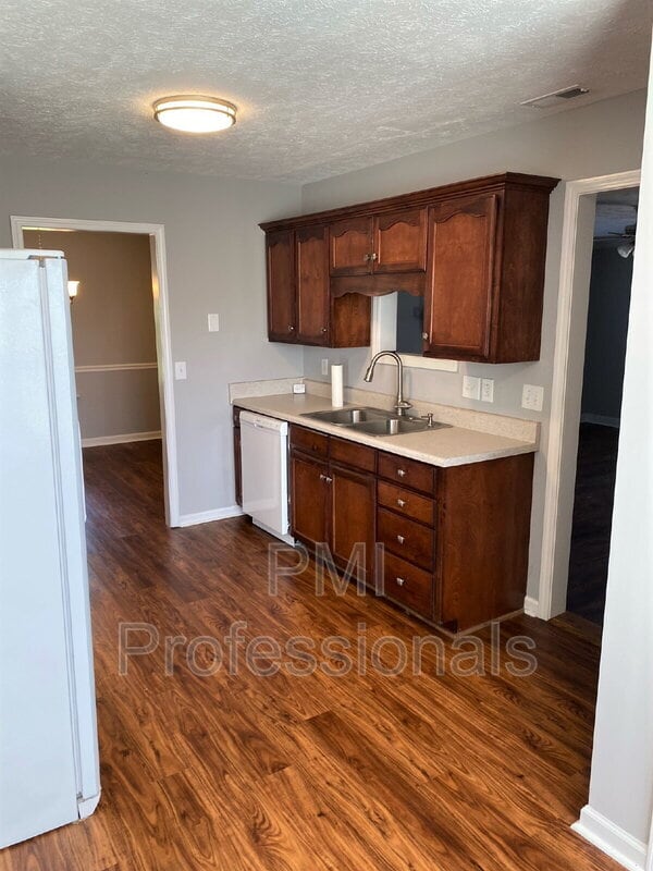 Foto del edificio - 3016 Florence Rd