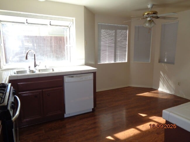 Foto del edificio - Nice One Story Offering 1524 sq. ft. Built...