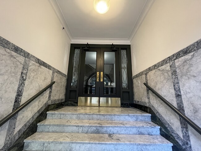 front entry - 2132 5th Ave