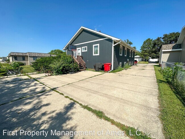 Foto del edificio - 3 br, 1 bath House - 2207 Barr Dr