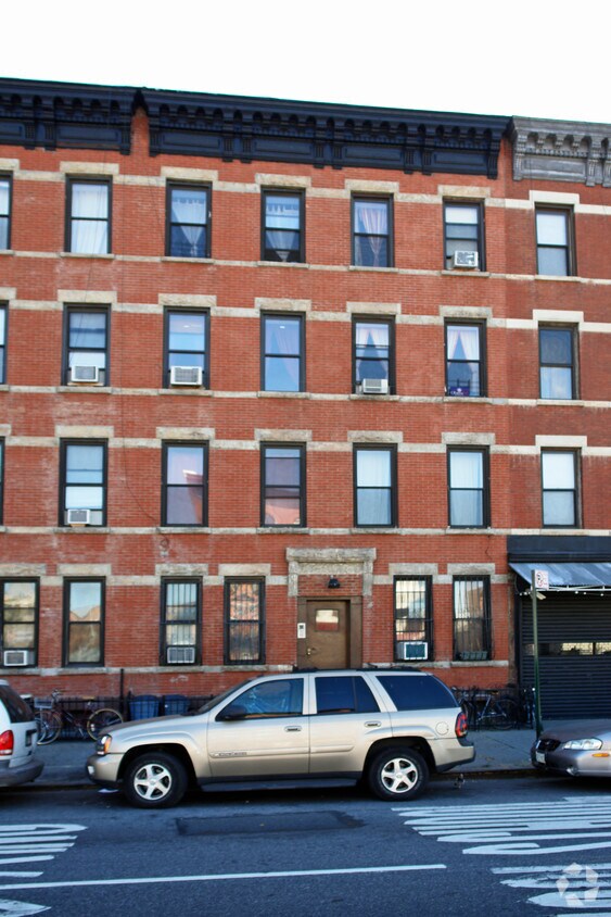 Building Photo - 147 4th Ave