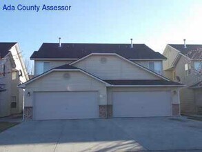 Building Photo - 2206 S Dorothy Ave