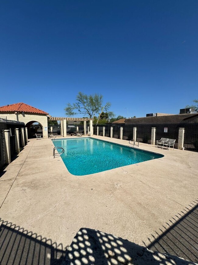 Foto del edificio - Tempe townhome at 101/University