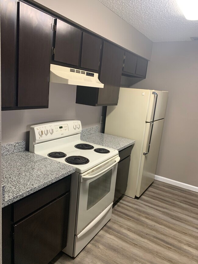 Kitchen - 6601 Sands Point Dr