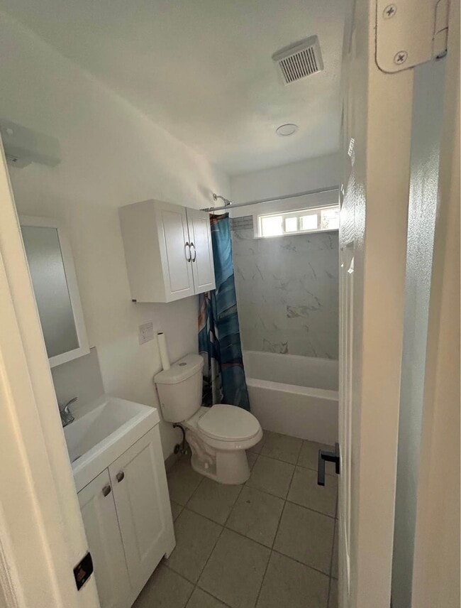 Building Photo - 150 Merrill Dr