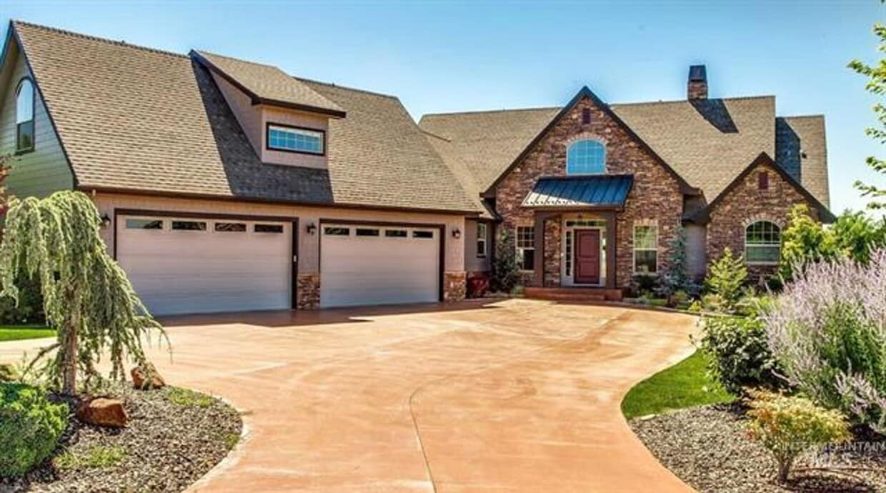 Foto principal - Exquisite home on acreage in Star