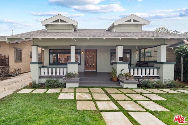 Foto del edificio - 1728 W 39th St