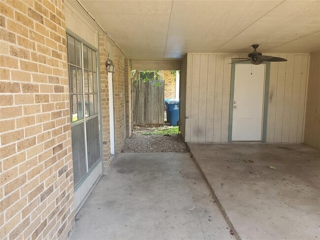 Building Photo - 1710 Rawhide Loop