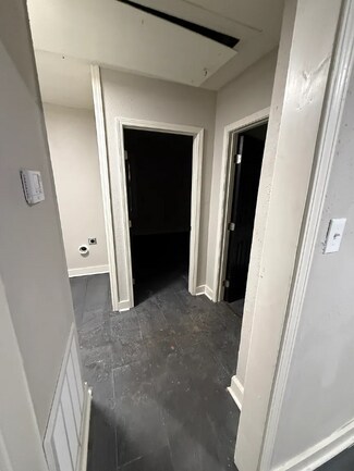 Building Photo - 2379 Saratoga Ave