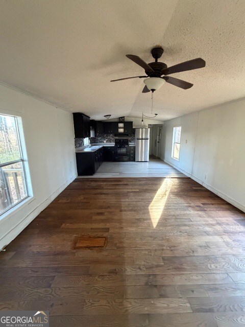 Foto del edificio - 613 Attaway Rd