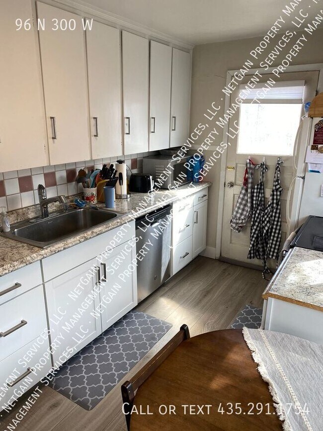 Foto del edificio - 1 Bedroom Unit Near SUU