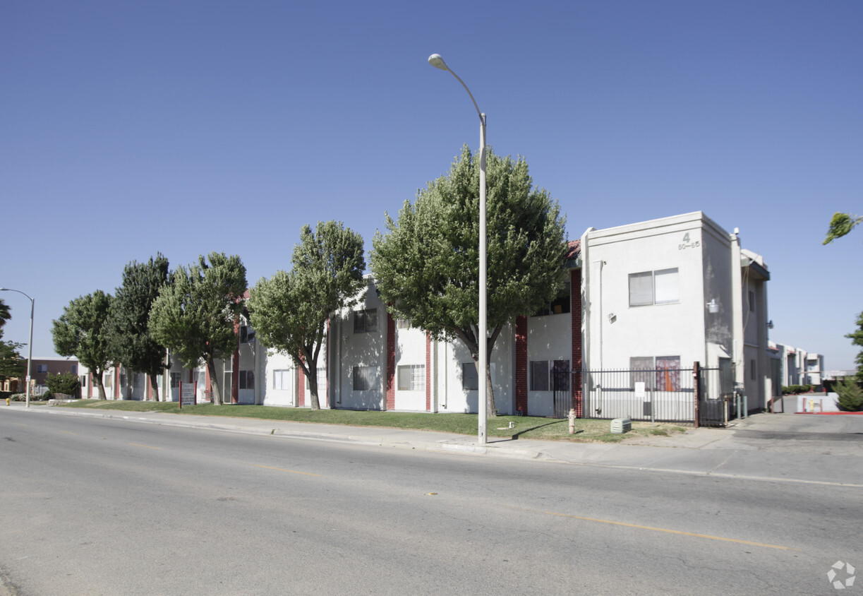 Foto del edificio - Desert Vista Apartments