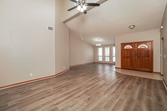 Building Photo - 34522 Cedarfield Dr