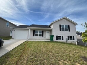 Building Photo - 111 Springfield Hts Dr