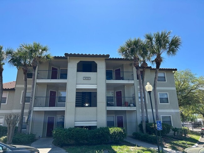 Building Photo - Fully upgraded 2/2 condo in the heart of K...