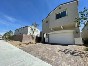 Building Photo - 1330 Cactus Bud Pl