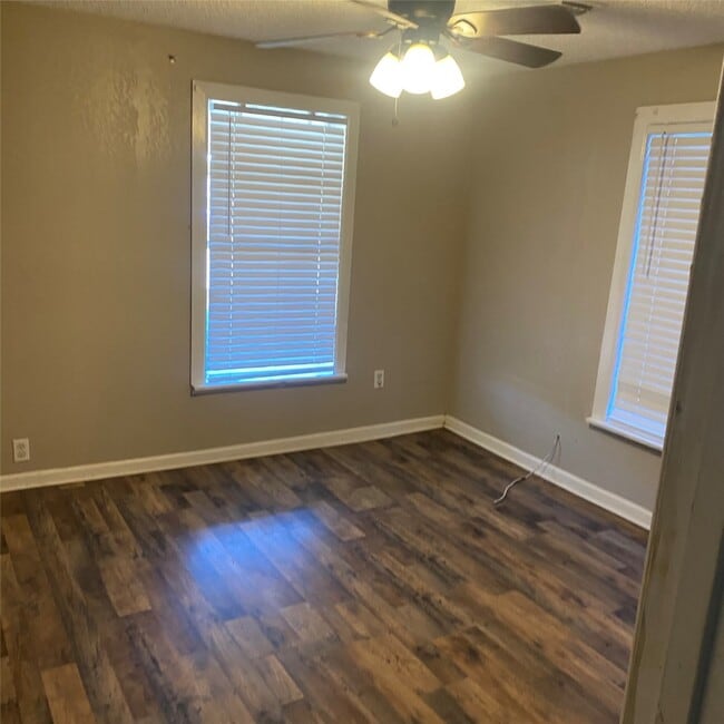 Foto del edificio - 2211 Grover Ave