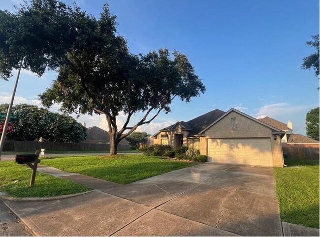 Building Photo - 11523 Glen Lake Dr