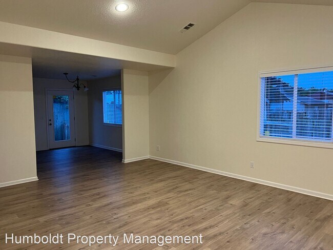 Building Photo - 3 br, 2 bath House - 1221 McCullen St