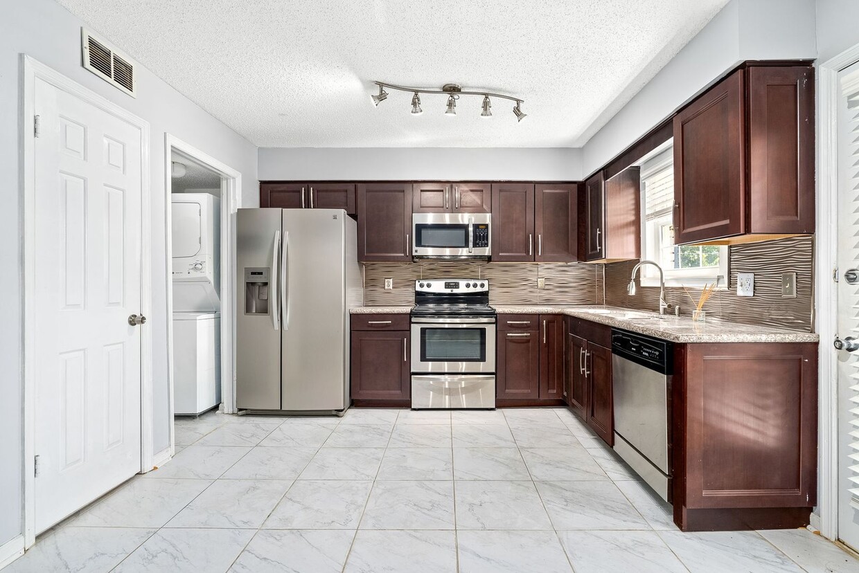 The Brookes Condos, Unit 02-09 - The Brookes Condos, Unit 02-09