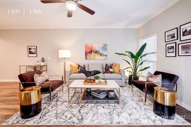 Building Photo - 1 bedroom Townhome in Bullcreek