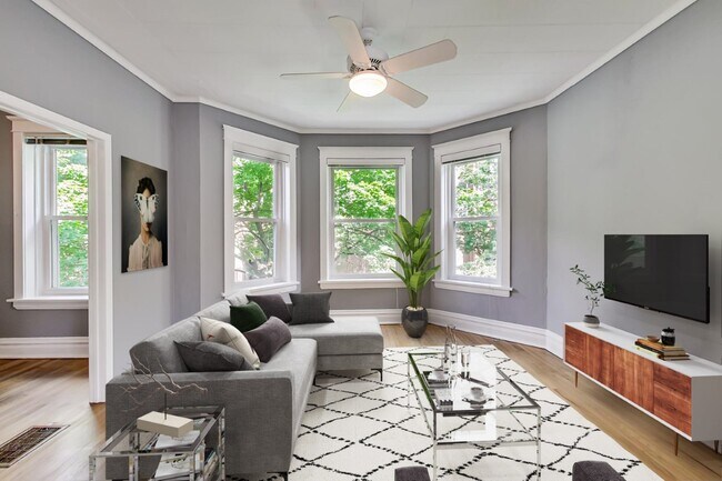 Living Room - 4610 N Saint Louis Ave