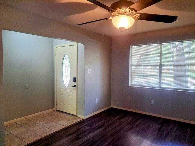 Foto del edificio - 56041 Glenwick Ln